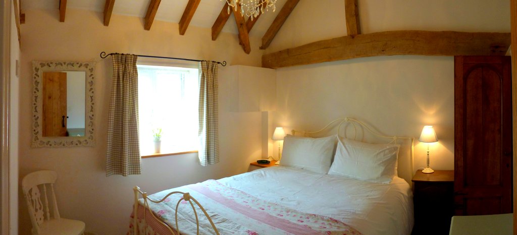 Pyesmead Farm self catering - Apple Pye bedroom