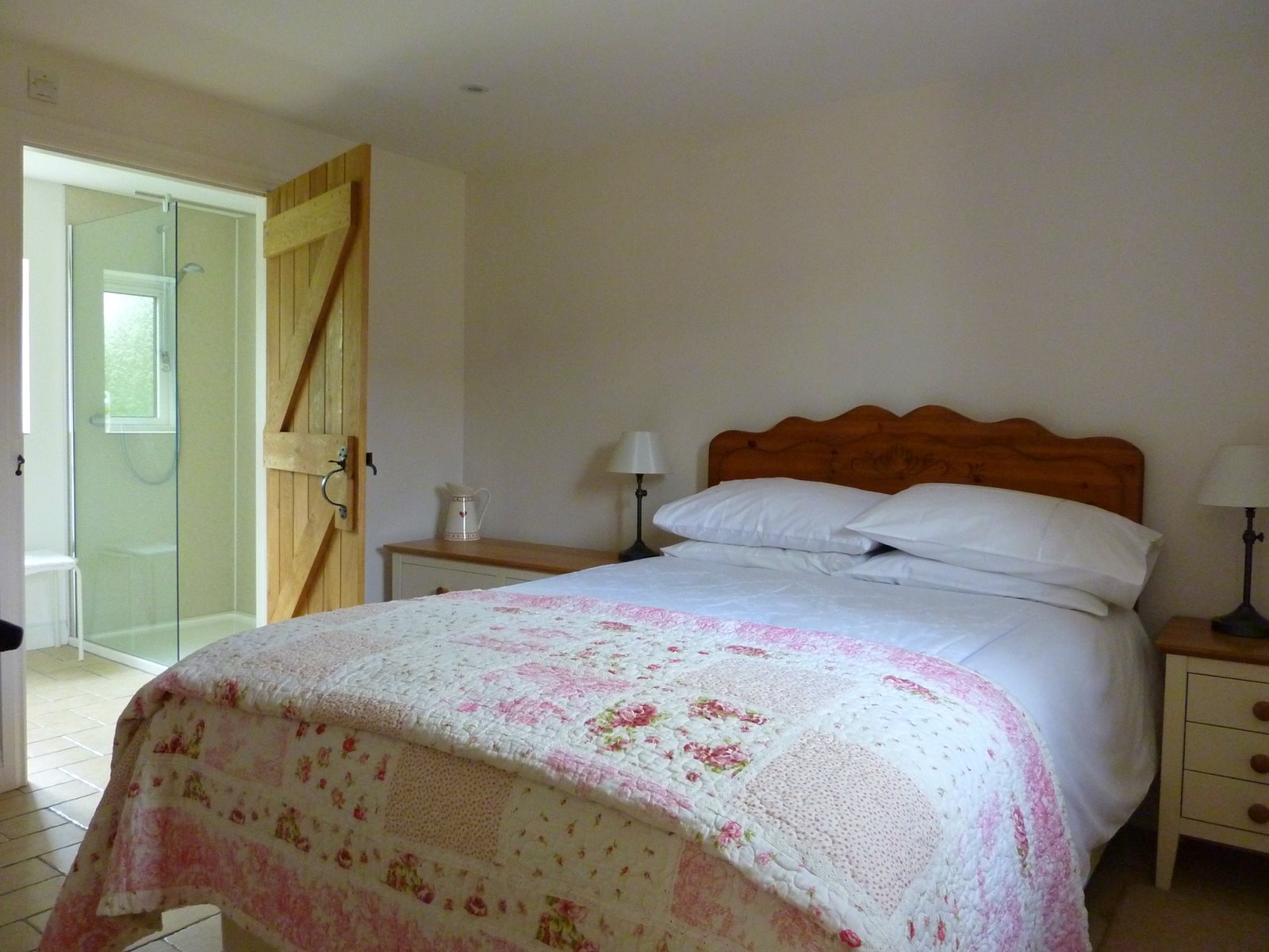 Pyesmead Farm self catering - Hayloft - bedroom 1